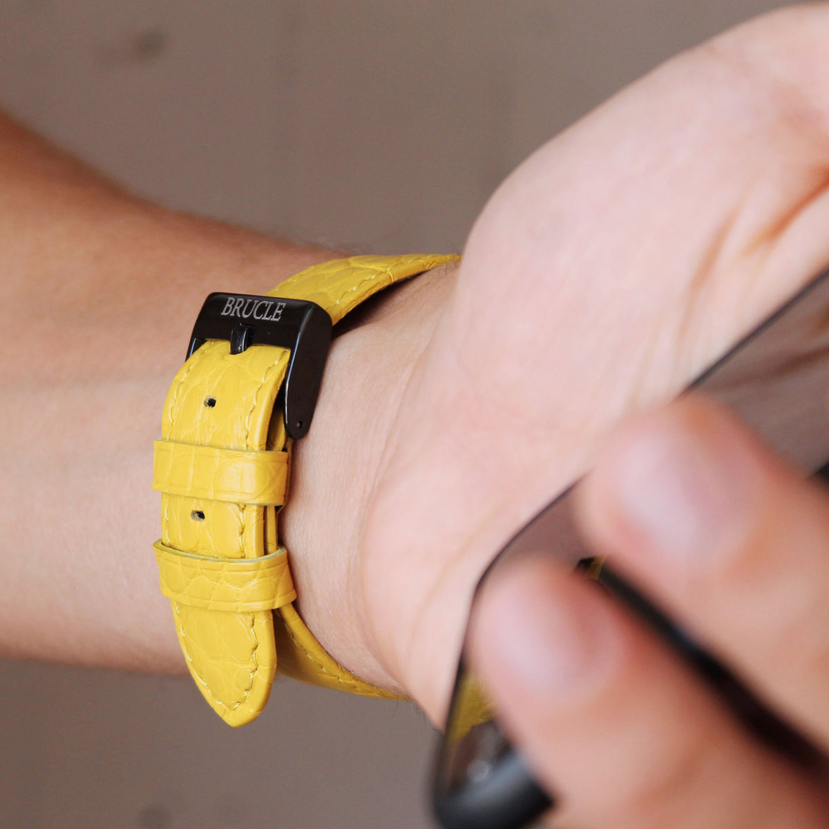 Alligator leather watch band compatible with Apple Watch / Samsung smartwatch, yellow