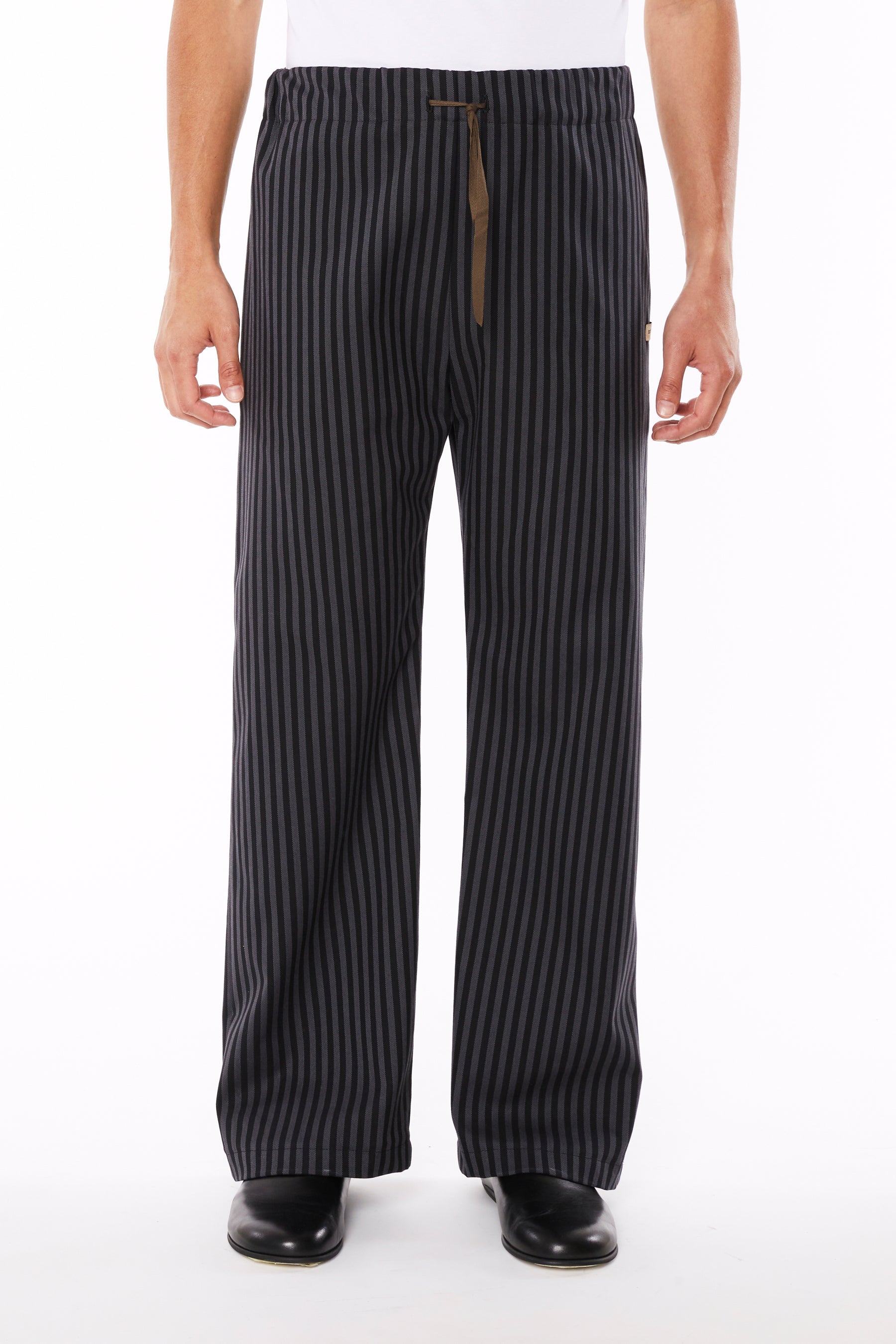 BLACK AND GREY STRIPED TROUSERS (M)