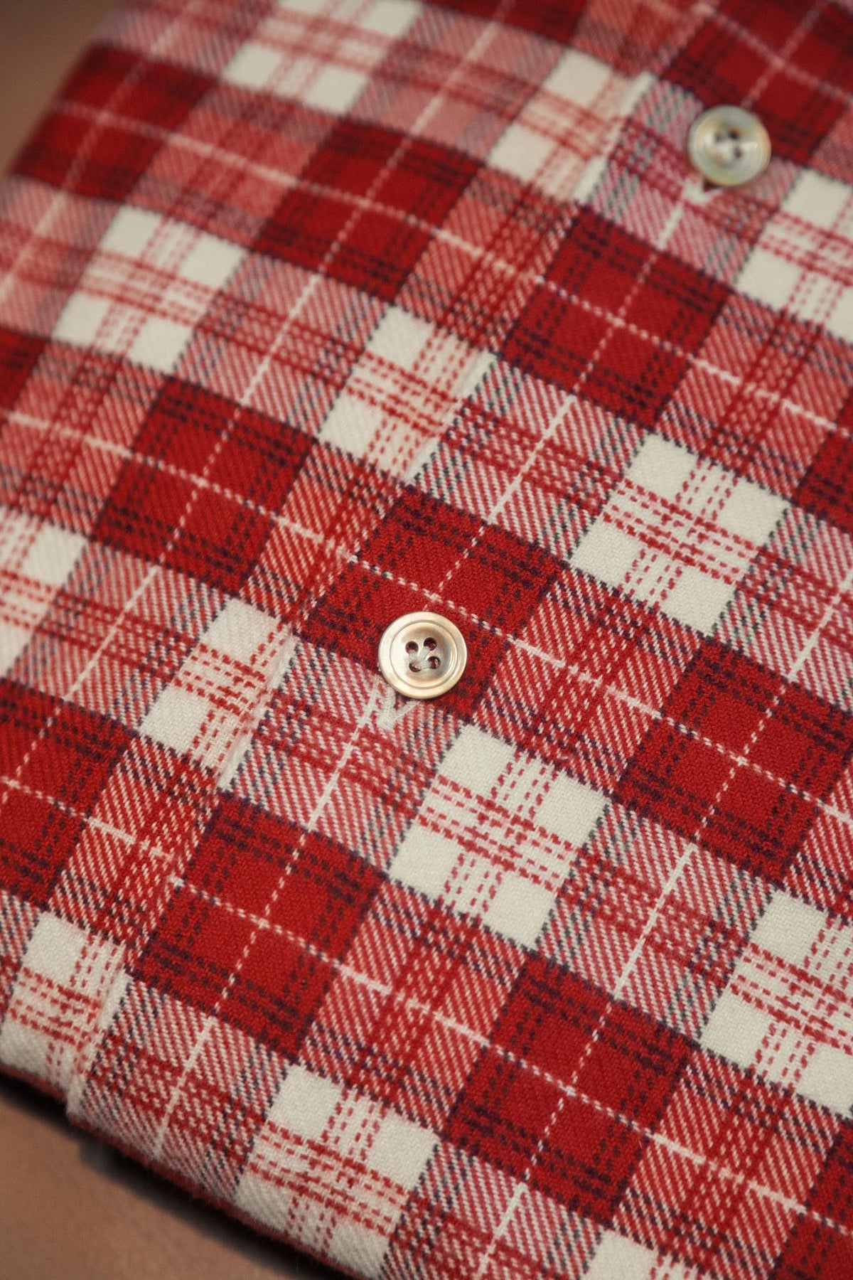 WHITE/RED CHECK