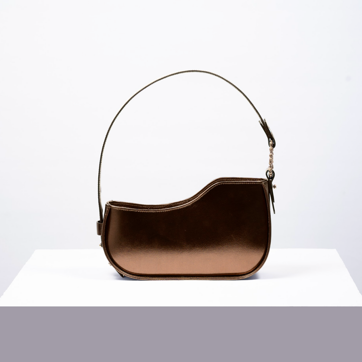 ONDA Shoulder Leather Bag
- Bronze